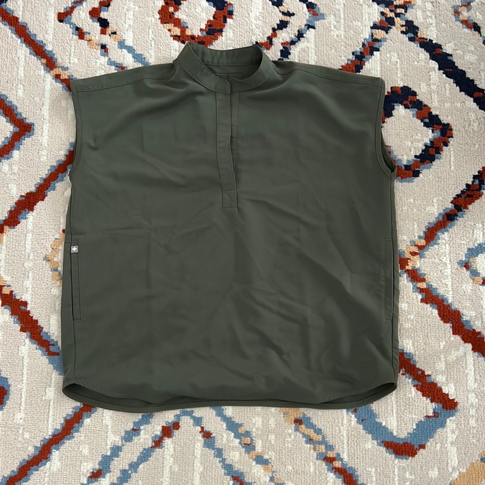 Figs Rafaela Scrub Top Size Small in Moss